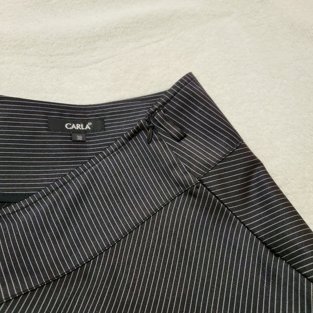 Carla Satin Effect Gray Striped Suit With Jacket and Skirt Size S - Picture 9 of 9
